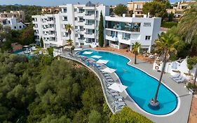 Ferrera Beach Suites & Apartments 4*