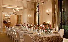 Hotel Plaza Athenee - Dorchester Collection  5*