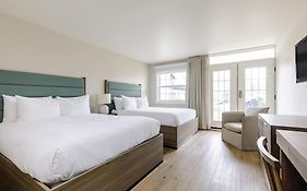 Ramada By Wyndham Penticton Hotel & Suites  3* Canada