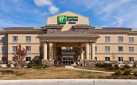 Holiday Inn Express Newton Kansas 2*