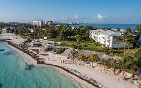 Hotel Dos Playas En Cancun 4*
