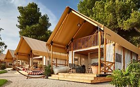 Hotel Arena One 99 Glamping
