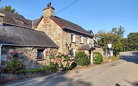 Trewern Arms 4*
