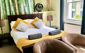 Bamboo Guest House 4*