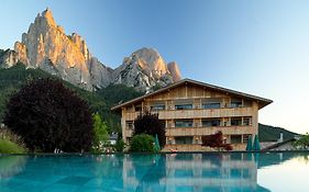 Artnatur Dolomites Hotel&spa Seis Am Schlern