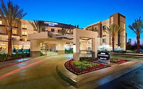 Marriott Courtyard Long Beach Airport 3*