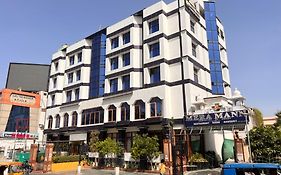 Mera Mann Hotel Lucknow 2*