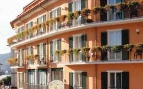 Hotel Residence Dei Fiori  3*