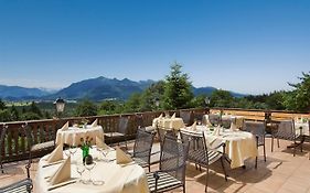 Hotel Restaurant Ferienwohnungen Alpenhof  2*