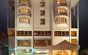 Hotel Abad Plaza Ernakulam 4*