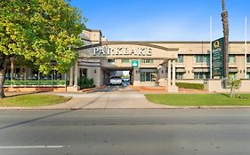 Quality Hotel Parklake Shepparton 4*
