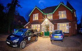 Gatwick Turret Guest House 3*