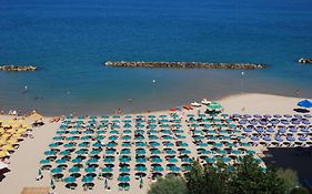 Grand Hotel Adriatico  3*