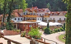 Schloss Hotel Landstuhl 3*