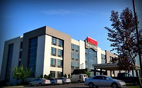 Grand Times Hotel Quebec Airport