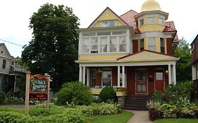 A Night To Remember Bed And Breakfast Niagara Falls 3*