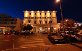 Hotel De La Ville Civitavecchia 4*