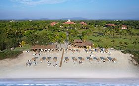 Caravela Beach Resort Goa 5*