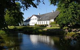 Rønhave Bed And Breakfast 2*