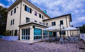 Hotel Butterfly Torre Del Lago Puccini