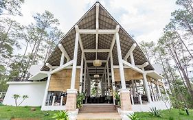 Vkirirom Pine Resort Kampong Seila
