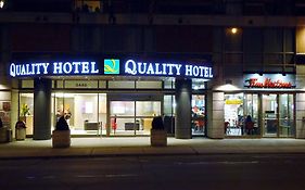 Quality Hotel Downtown Montreal 3*