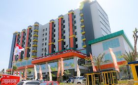 Dalton Hotel Makassar  3*