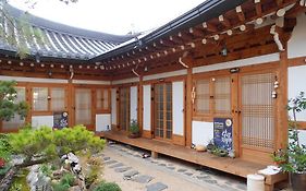 Happiness Full Hanok Guesthouse Jeonju photos Exterior