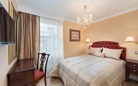 Cosy Double Room Ensuite Bathroom Central London Guest House United Kingdom