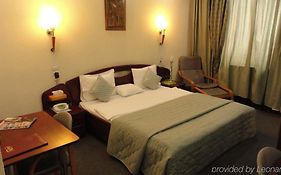 Relax Comfort Suites Hotel  3*