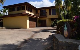 Hale Huanani Bed And Breakfast