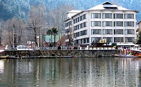 Welcome Hotel At Dal Lake