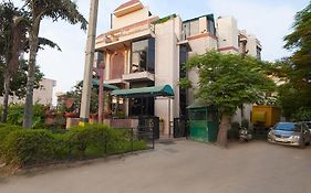 Siris 18 Hotel Gurgaon India
