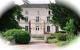 Chateau De Mesnac, Maison D Hote Et Gites