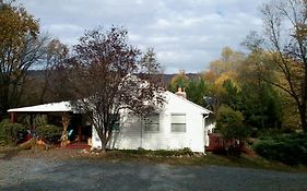 Harpers Ferry Hostel And Campground 2*