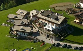 Maierl-alm&maierl-chalets  4*
