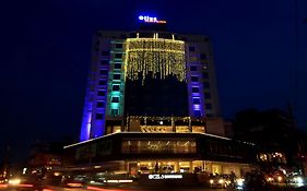Hotel Olive Downtown Cochin 5*