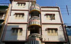 Hotel Giri Indore