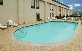 Baymont Inn And Suites Fayetteville