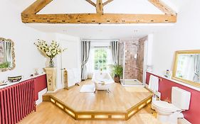 Self Catering Accommodation, Cornerstones, 16Th Century Luxury House Overlooking The River