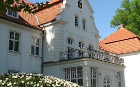 Schloss Badow