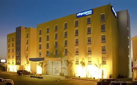 Hotel City Express Angelopolis 4*