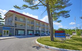 Wasaga Riverdocks Hotel Suites 3*