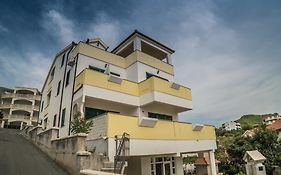 Apartments With Beautiful Sea View - Pezo