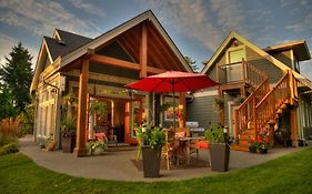Shawnigan Lake Bed And Breakfast 2*