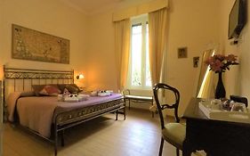 Tucci'S Roma Guest House