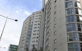 Altolusso Apartment In Cardiff Centre