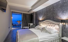 Luxury Rooms 