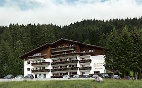 Hotel Dieschen  3*