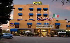 Valdenza Hotel  4*